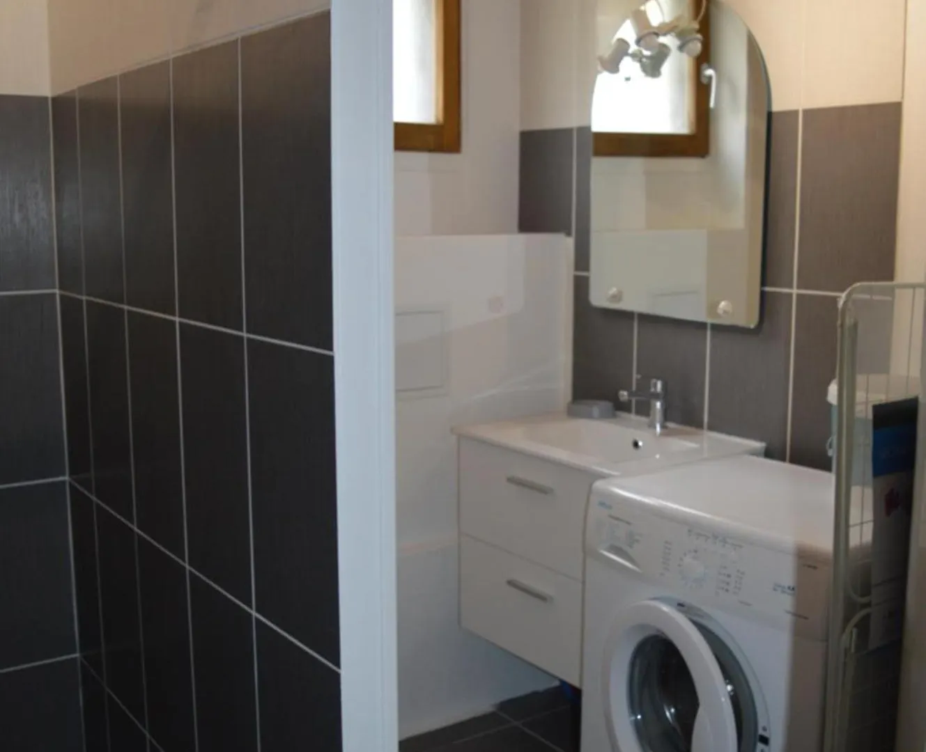 Logements Les 4 Fontaines غافارني شقة